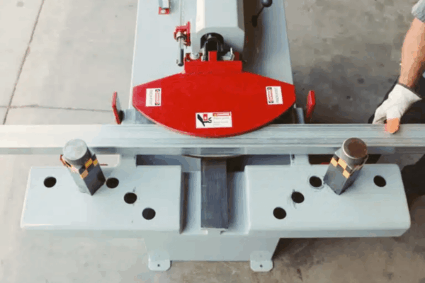 versabend- hydraulic sqaure tubing bender